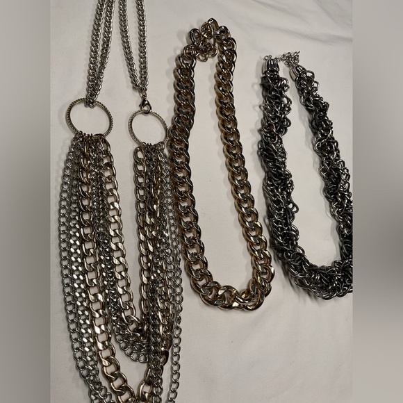 BUNDLE OF 2 NECKLACES SILVER AND GOLD TONE DISTRESSED FYI -middle necklace SOLD. - Picture 4 of 8